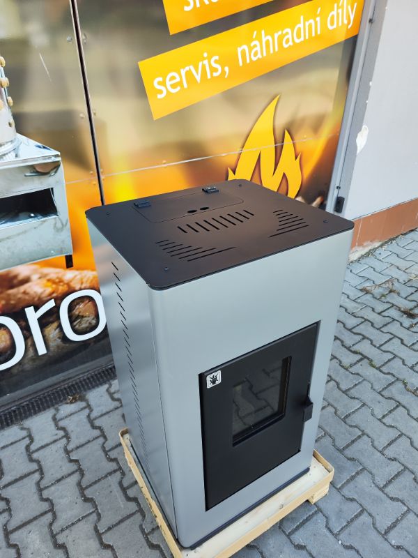 Teplovodné kachle na pelety 13 kW – Obrázok 4