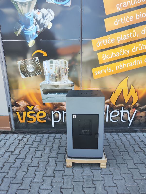 Teplovodné kachle na pelety 13 kW – Obrázok 2
