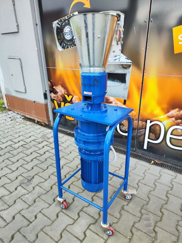 Peletovací lis s rotujúcimi valcami PLR150 Vertical 4 kW