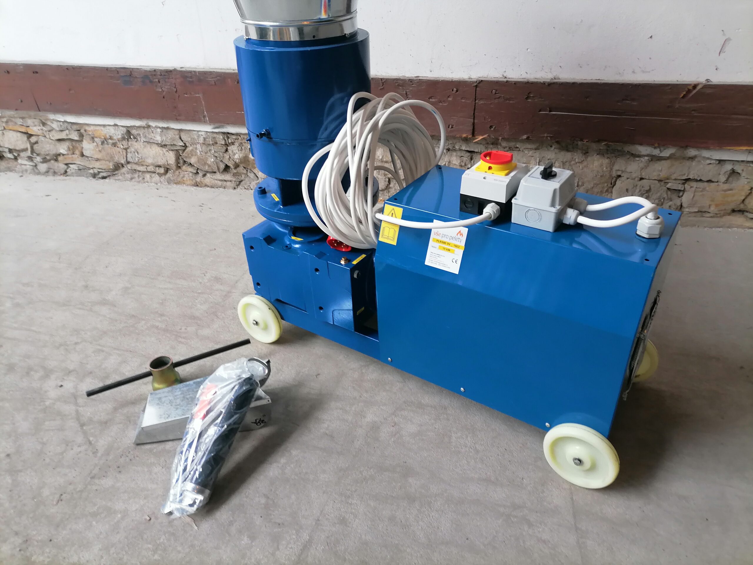 Peletovací lis s rotujúcimi valcami PLR300 15 kW – Obrázok 4