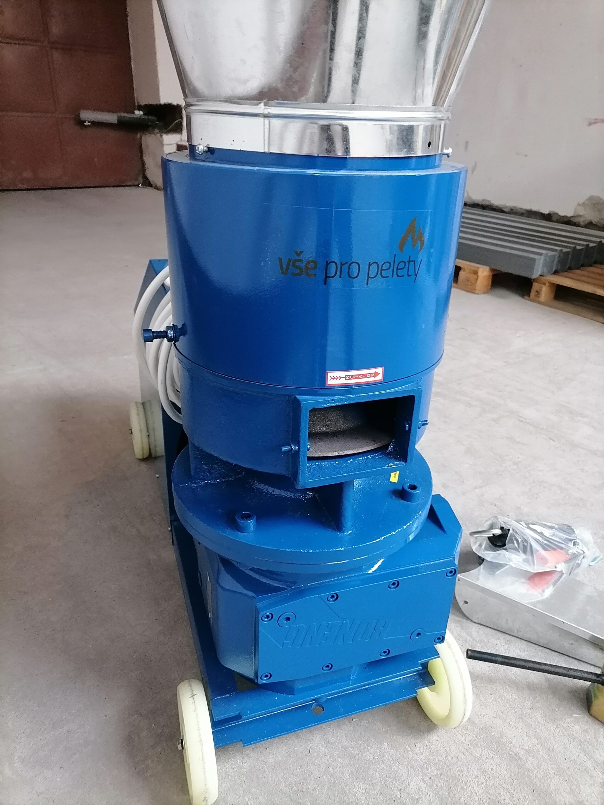Peletovací lis s rotujúcimi valcami PLR300 15 kW – Obrázok 8