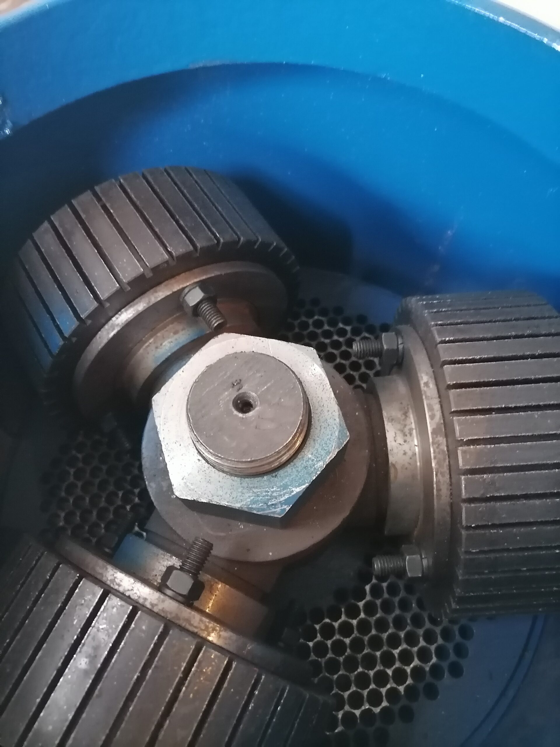 Peletovací lis s rotujúcimi valcami PLR300 15 kW – Obrázok 15