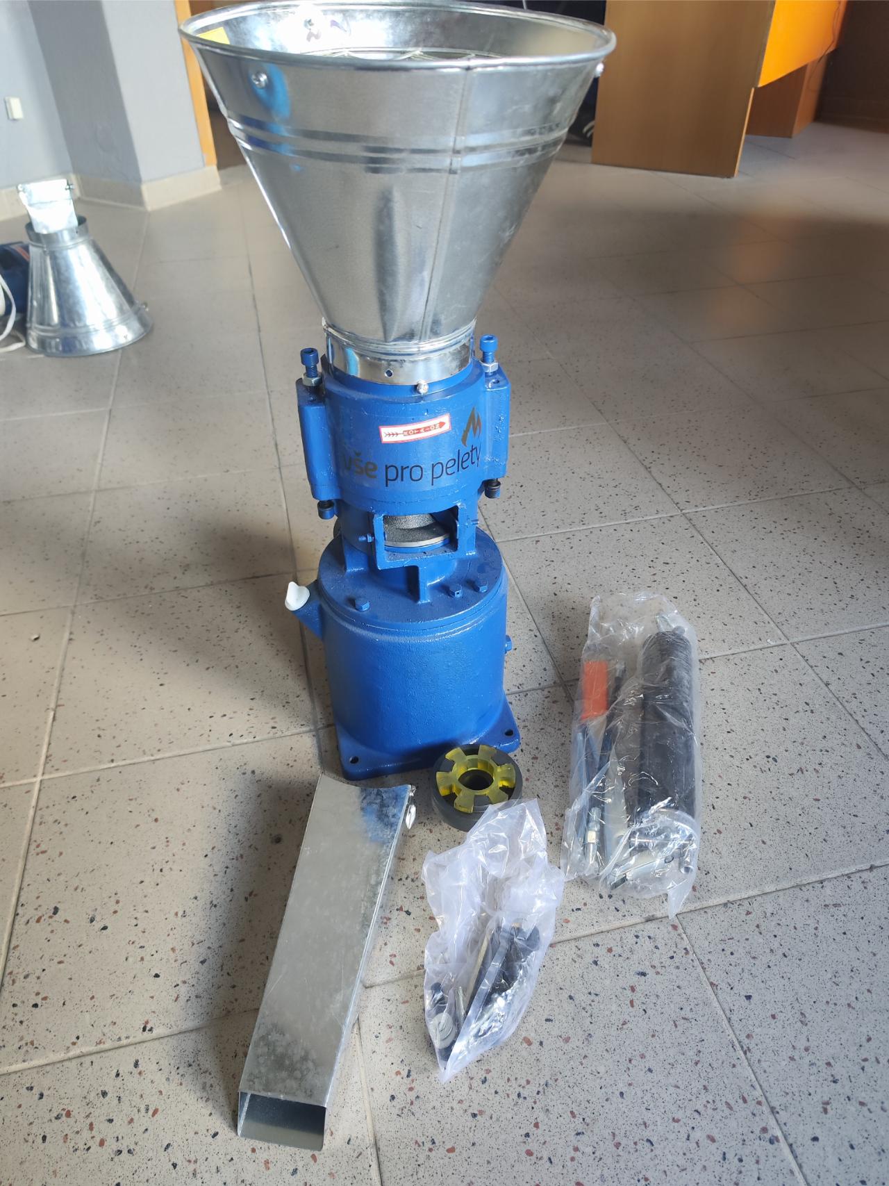 Peletovací lis s rotujúcou matricou PL120 3 kW – Obrázok 2