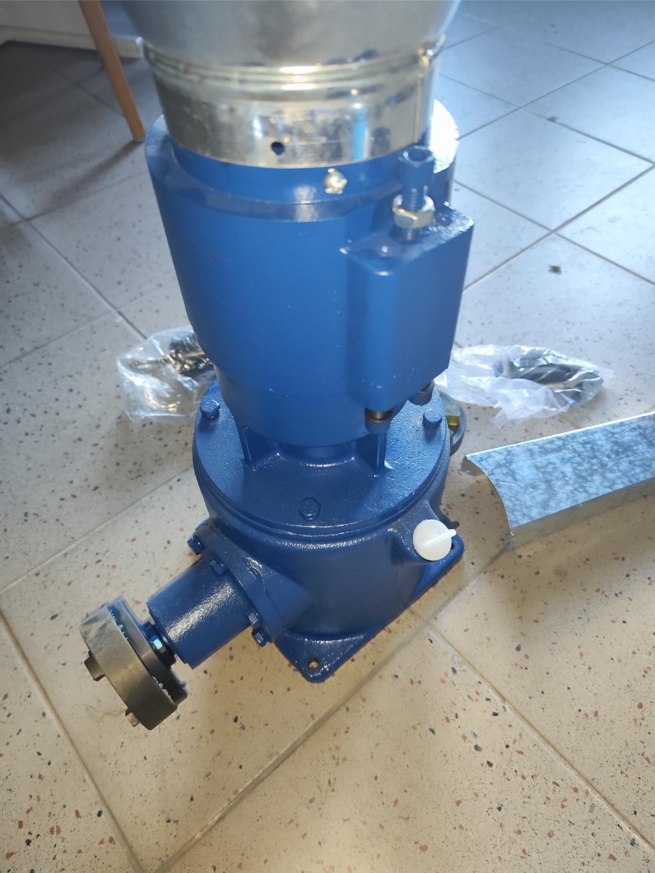 Peletovací lis s rotujúcou matricou PL120 3 kW – Obrázok 7