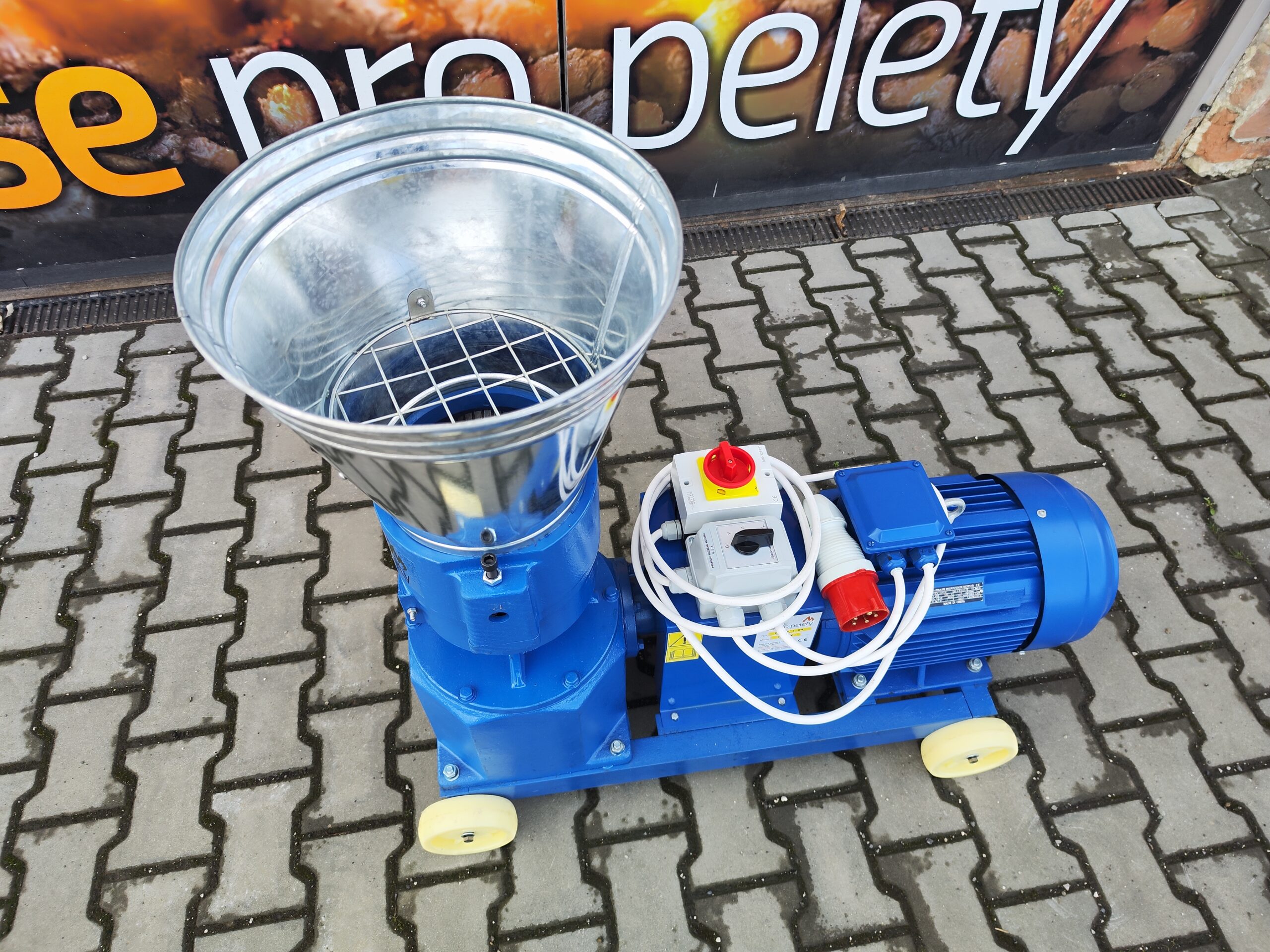 Peletovací lis s rotujúcou matricou PL200 7,5 kW – Obrázok 11