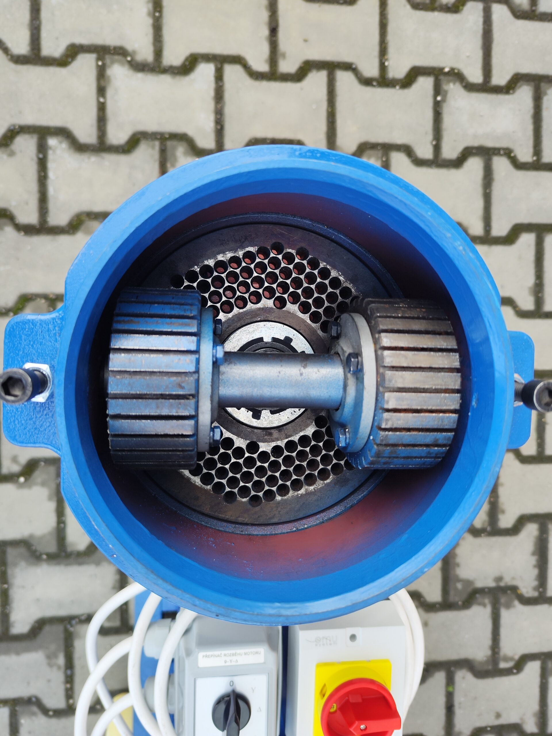 Peletovací lis s rotujúcou matricou PL200 7,5 kW – Obrázok 2