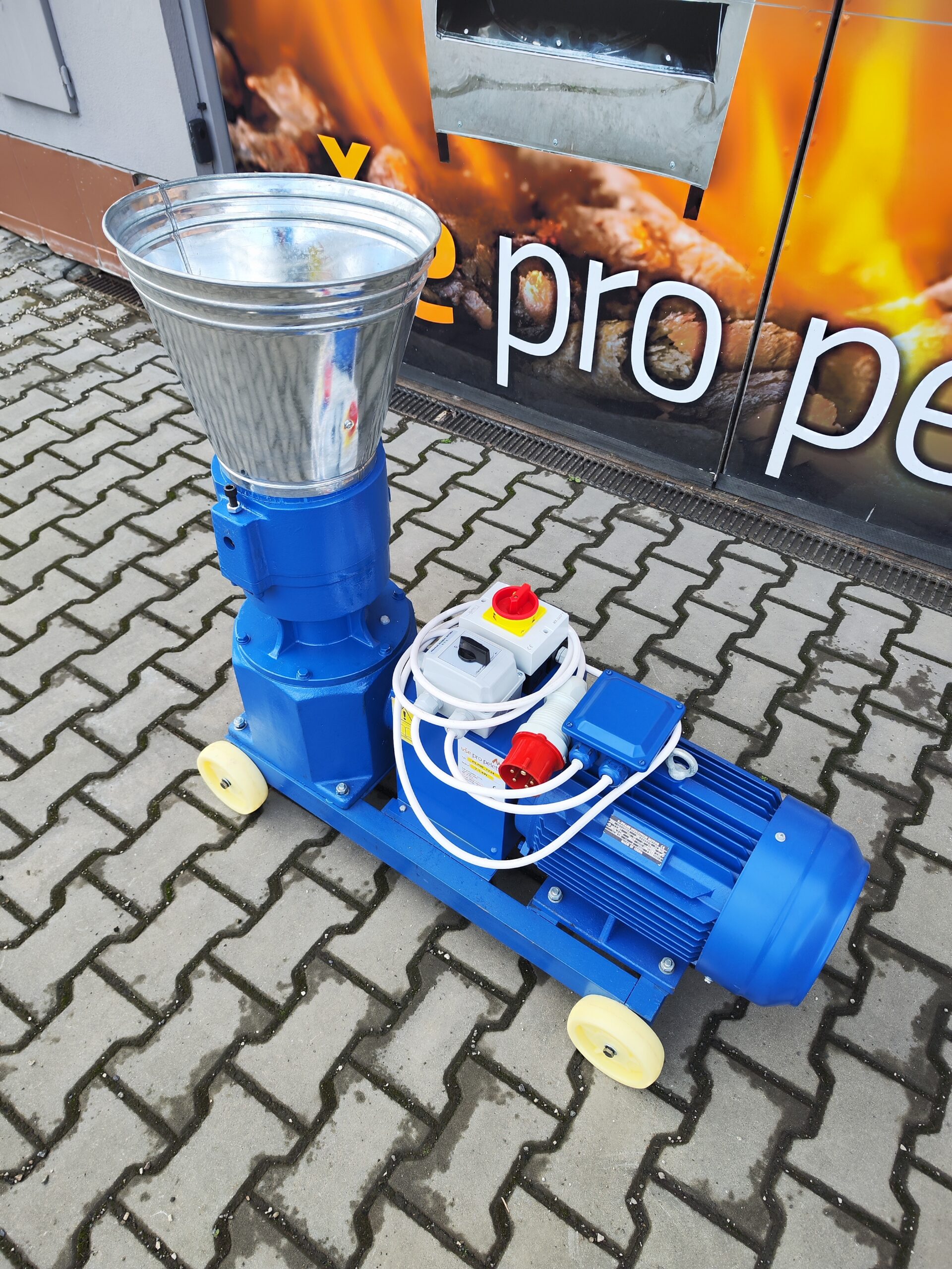 Peletovací lis s rotujúcou matricou PL200 7,5 kW – Obrázok 4