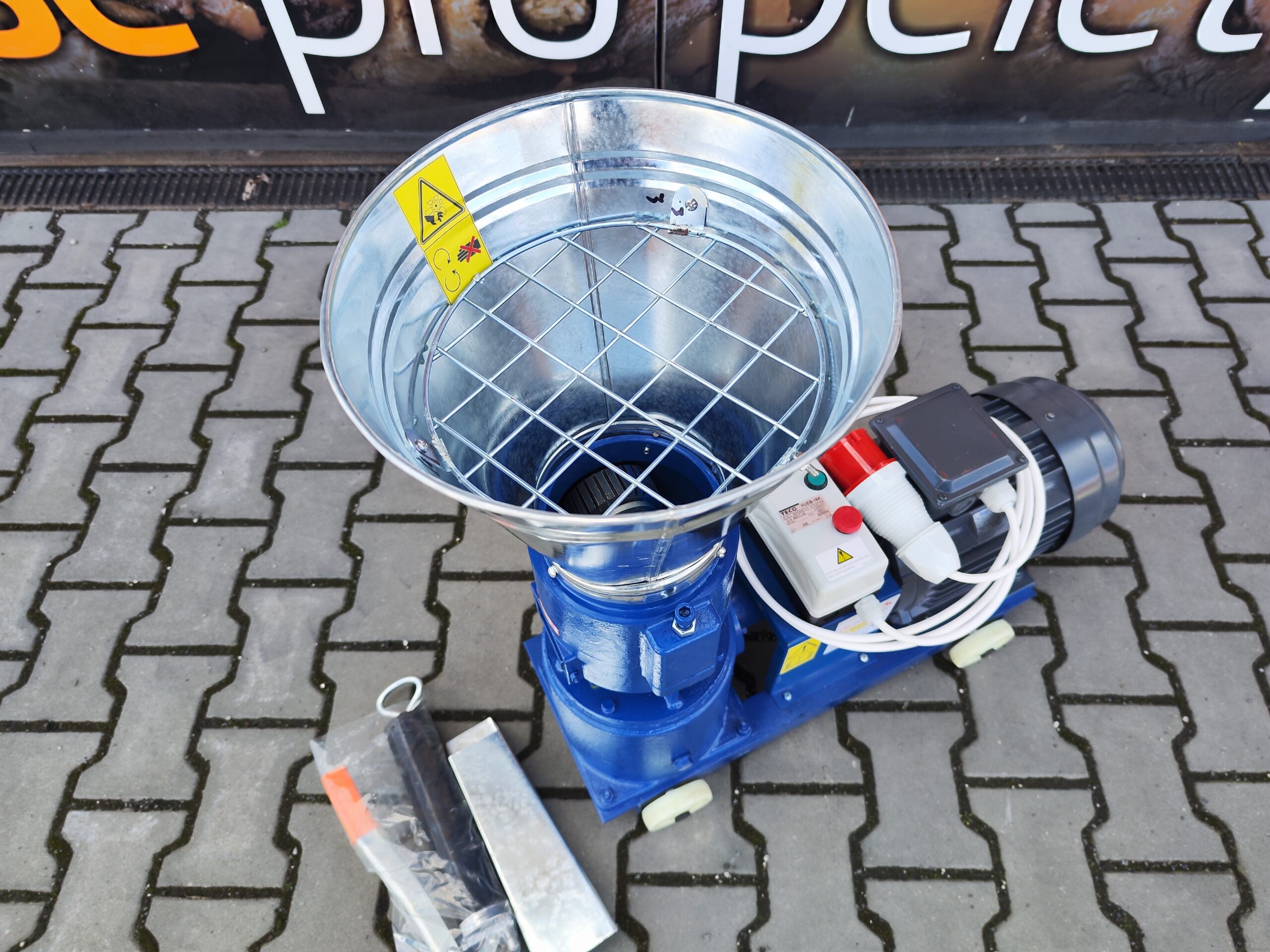 Peletovací lis s rotujúcou matricou PL200 7,5 kW – Obrázok 8