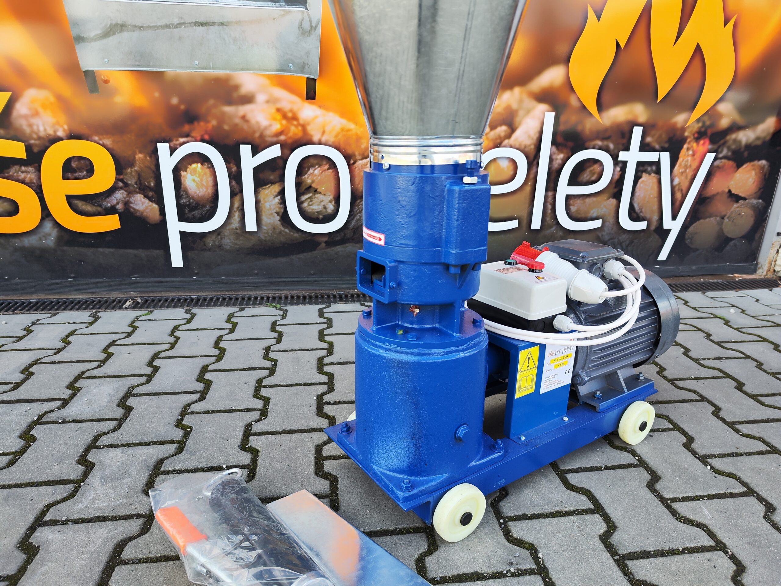 Peletovací lis s rotujúcou matricou PL150 4 kW
