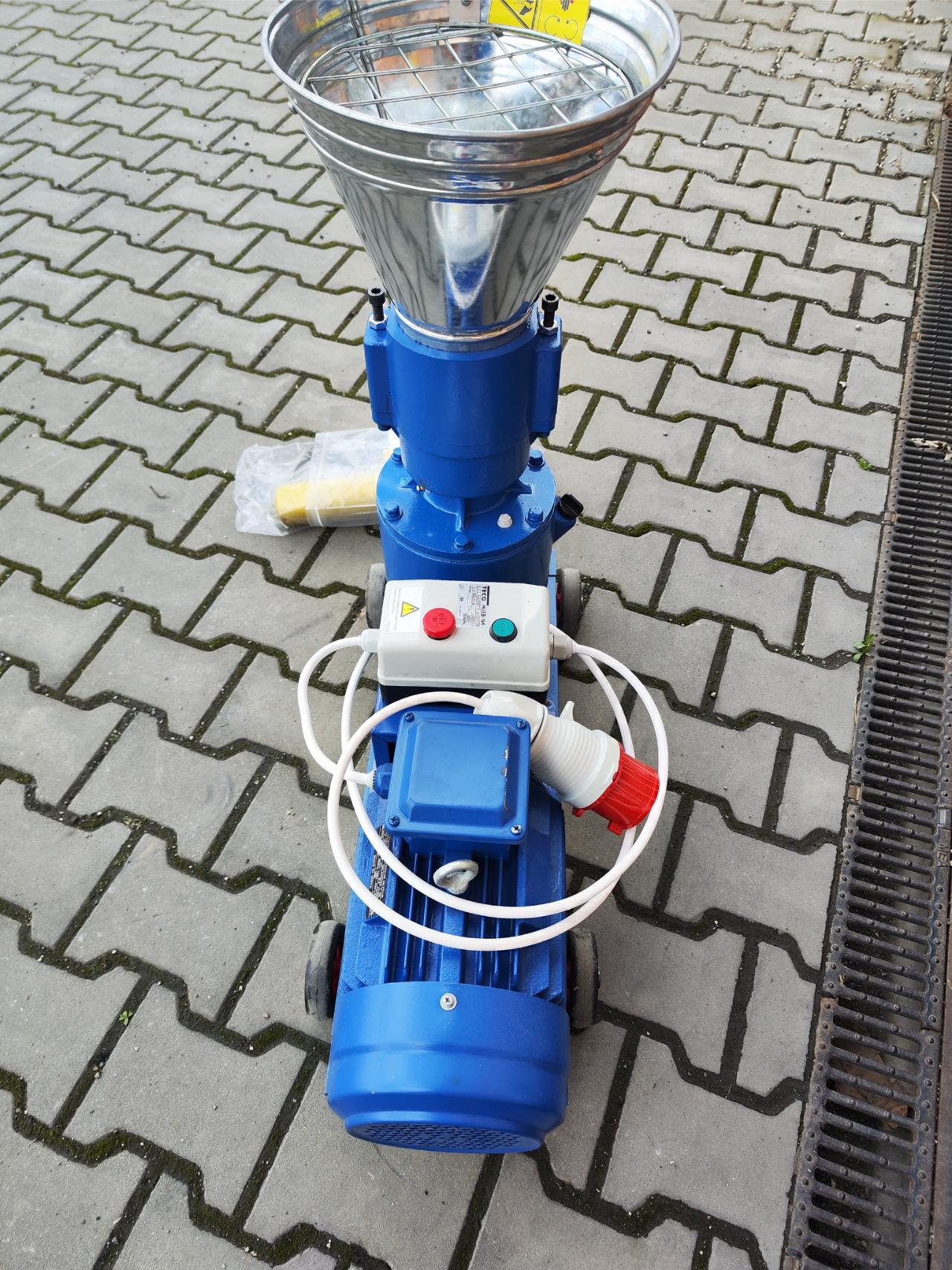 Peletovací lis s rotujúcou matricou PL120 3 kW
