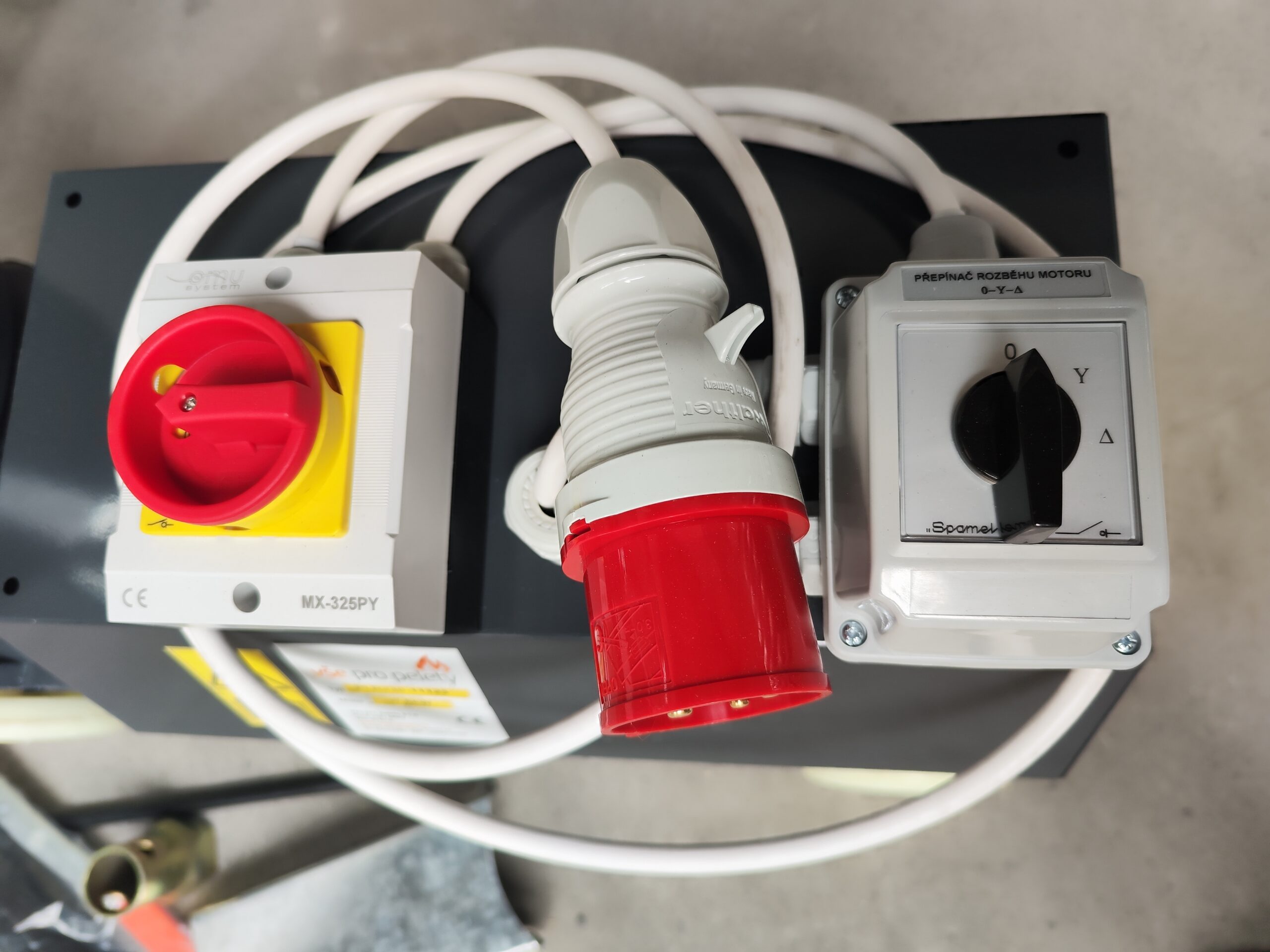 Peletovací lis s rotujúcimi valcami PLR230 7,5 kW – Obrázok 3