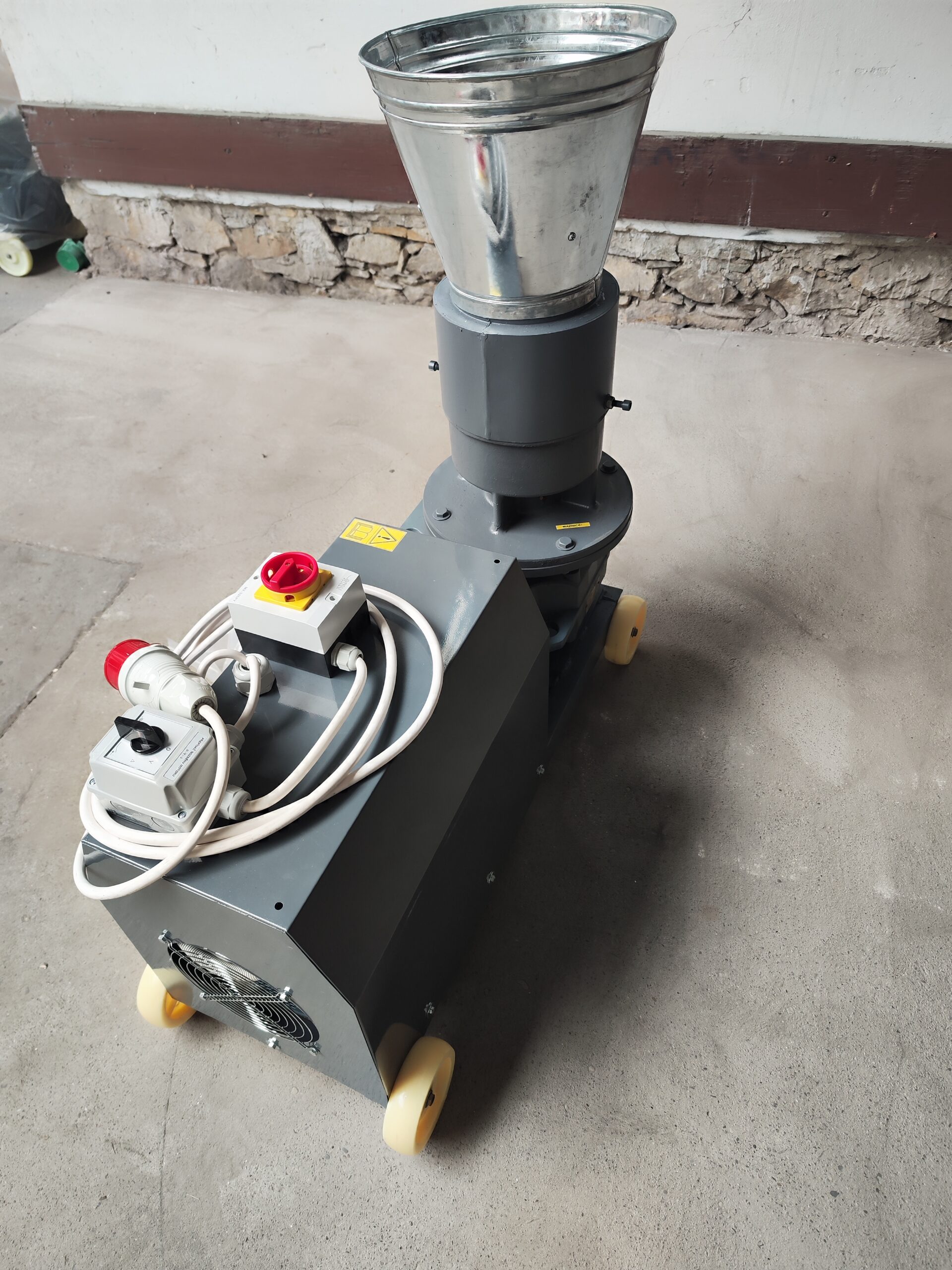 Peletovací lis s rotujúcimi valcami PLR230 3V 11 kW – Obrázok 8