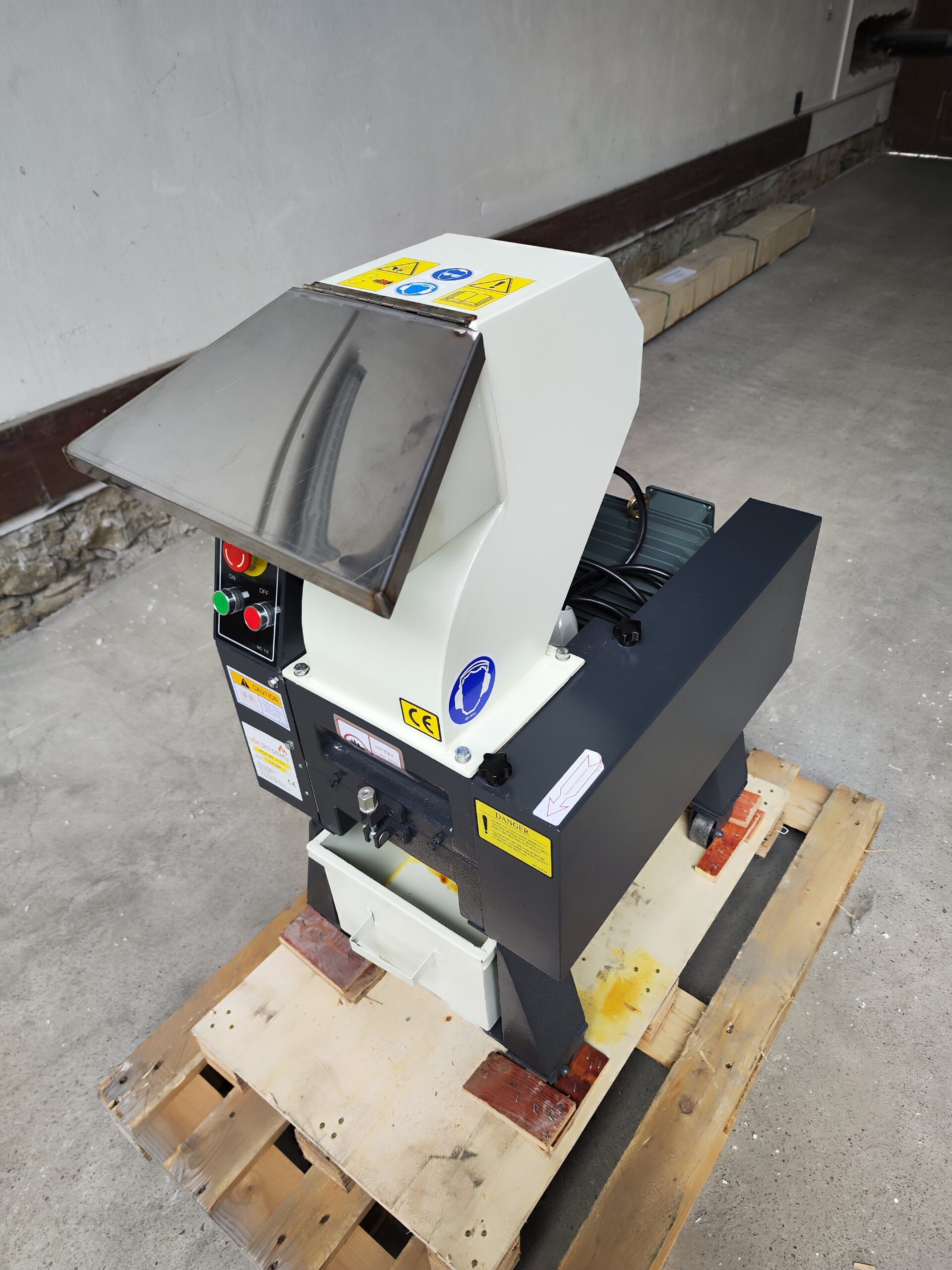 Pomalobežný nožový drvič PCS180 2,2 kW – Obrázok 9