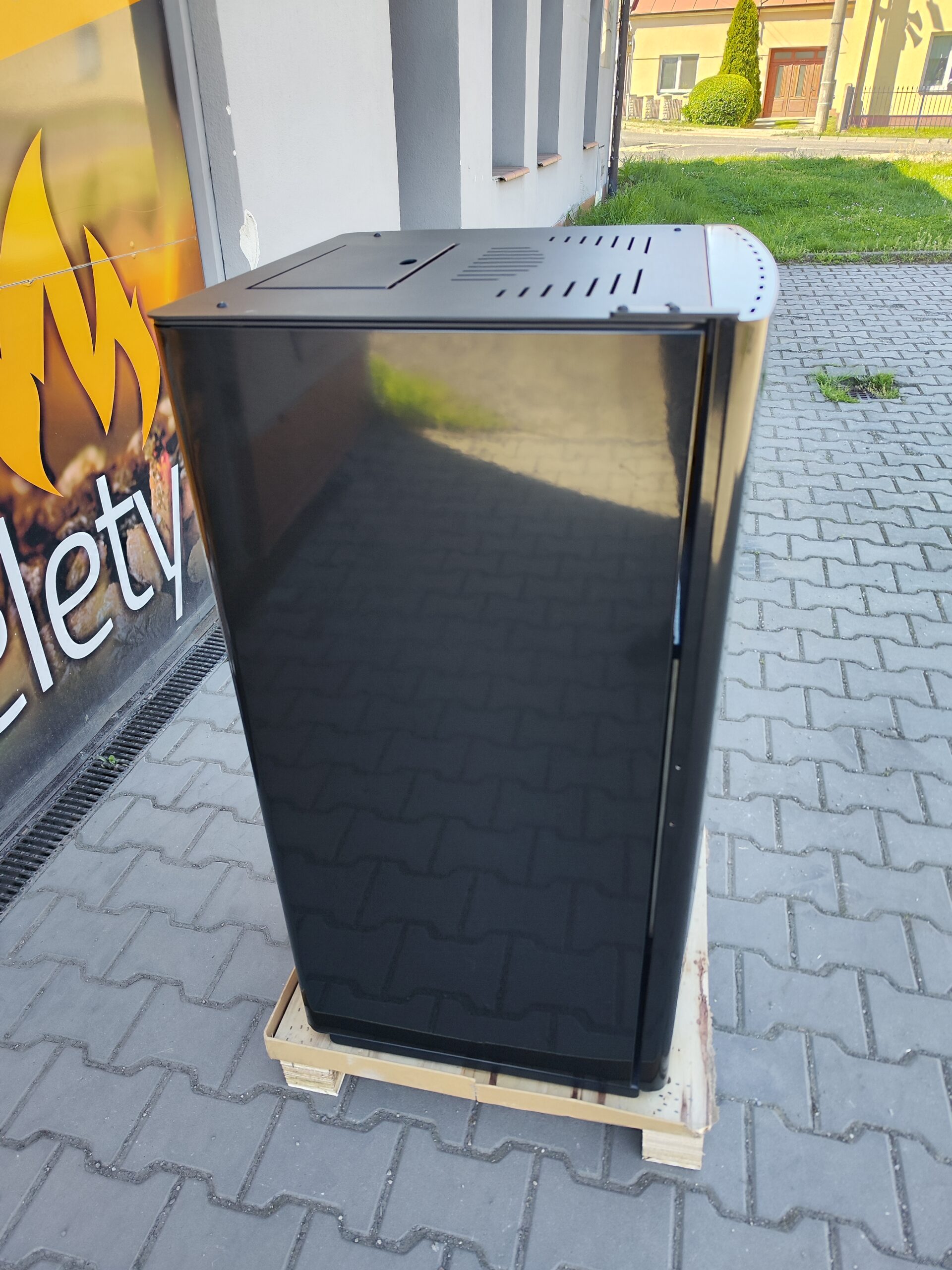 Teplovodné kachle na pelety 18 kW – Obrázok 12