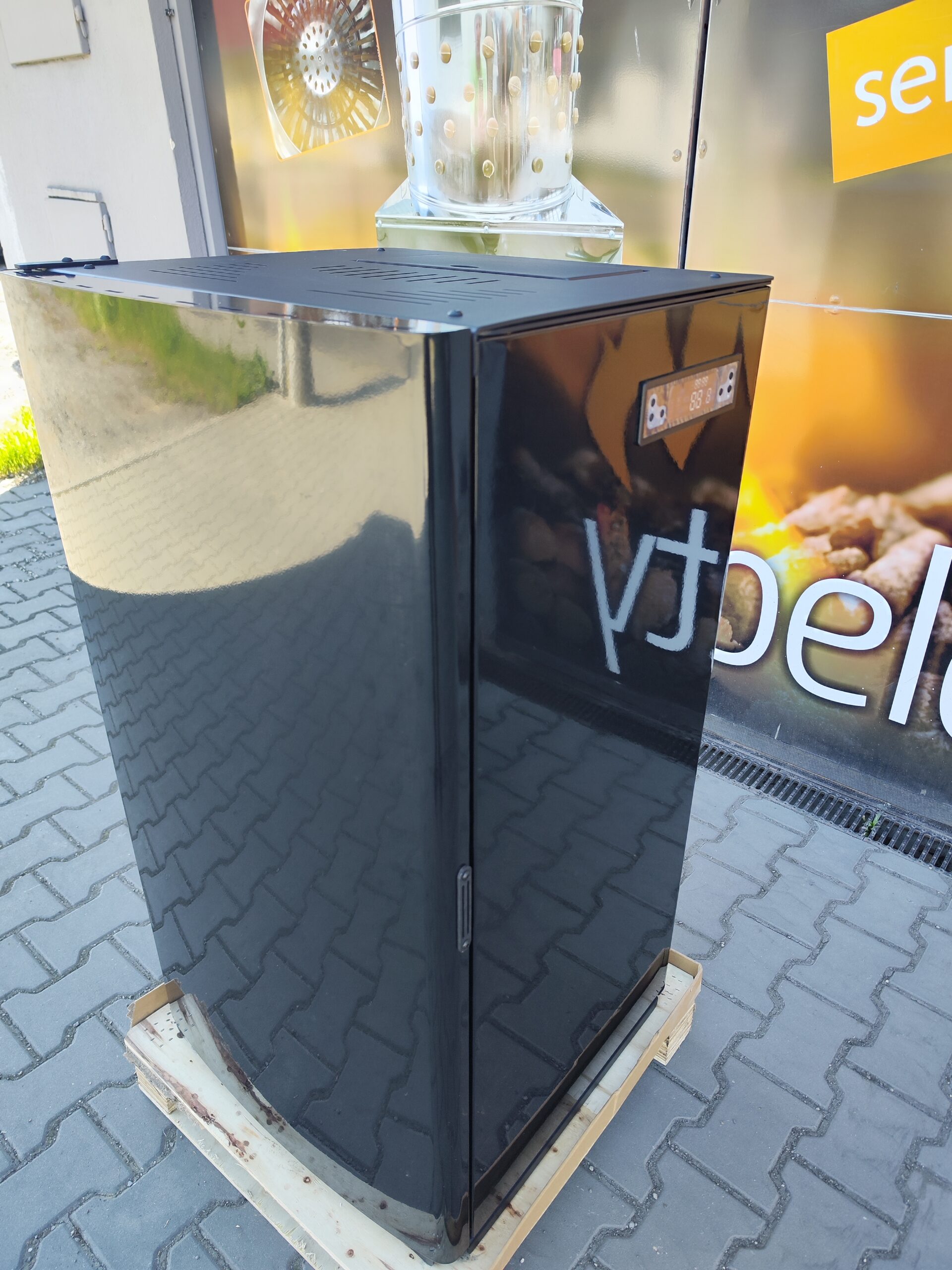Teplovodné kachle na pelety 18 kW – Obrázok 9